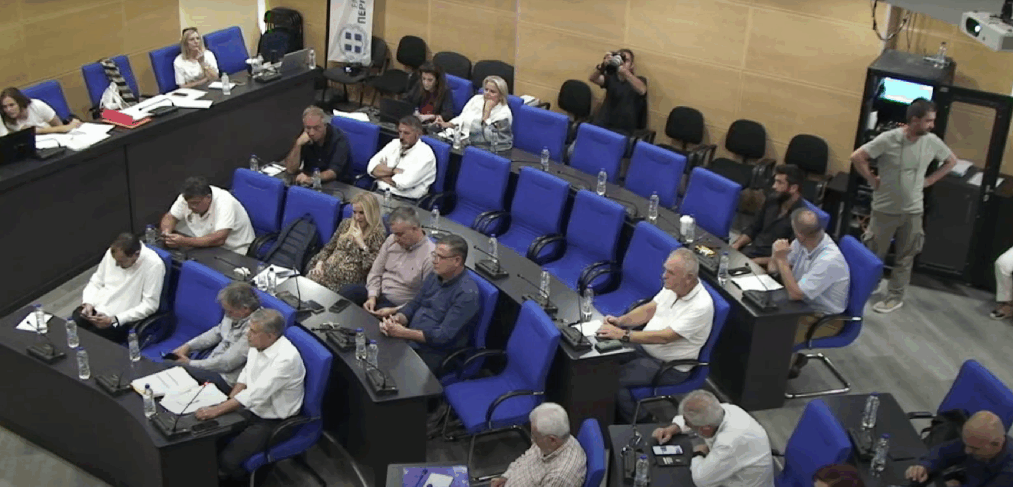 Σκληρή αντιπαράθεση Κουρέτα - Αγοραστού στο Περιφερειακό για την ευλογιά